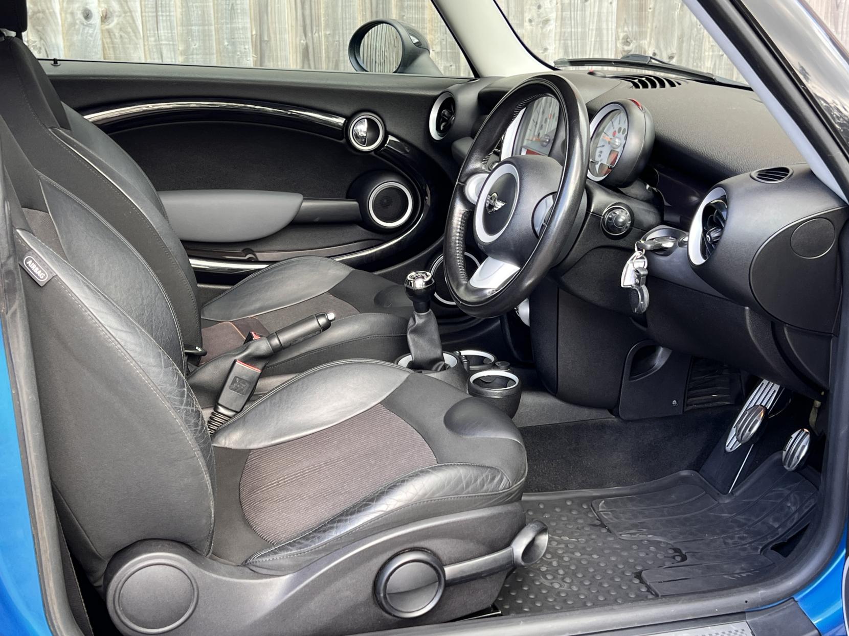 MINI Hatch 1.6 Cooper S Hatchback 3dr Petrol Manual Euro 5 (184 ps)
