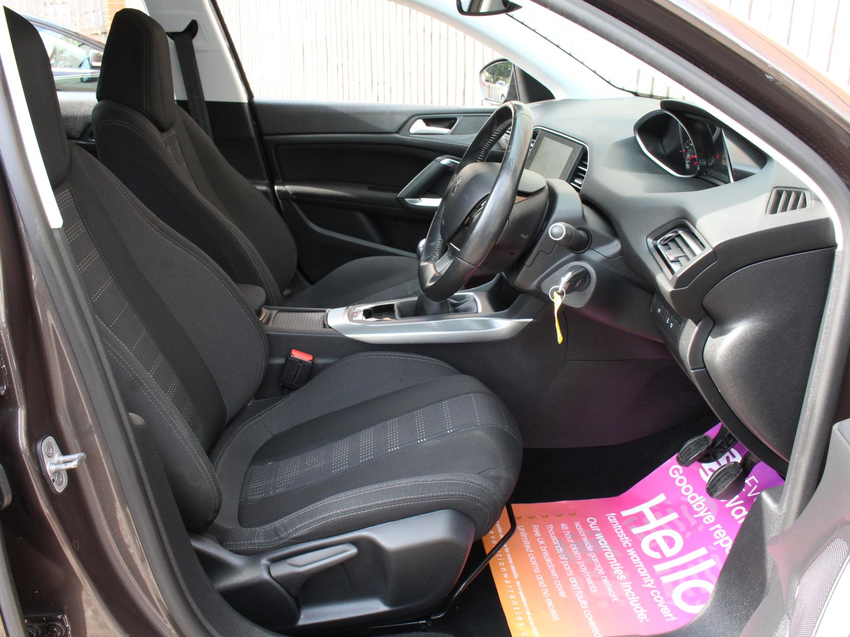 Peugeot 308 1.2 PureTech Allure Hatchback 5dr Petrol Manual Euro 6 (s/s) (130 ps)
