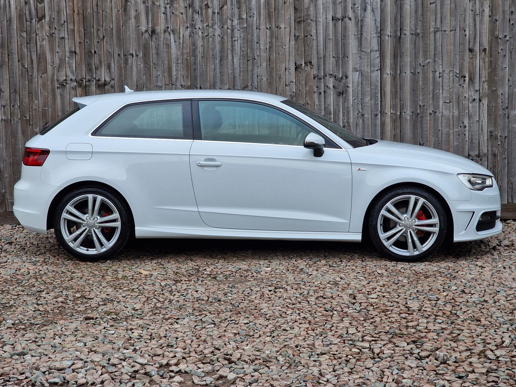 Audi A3 2.0 TDI S line Hatchback 3dr Diesel Manual Euro 5 (s/s) (150 ps)