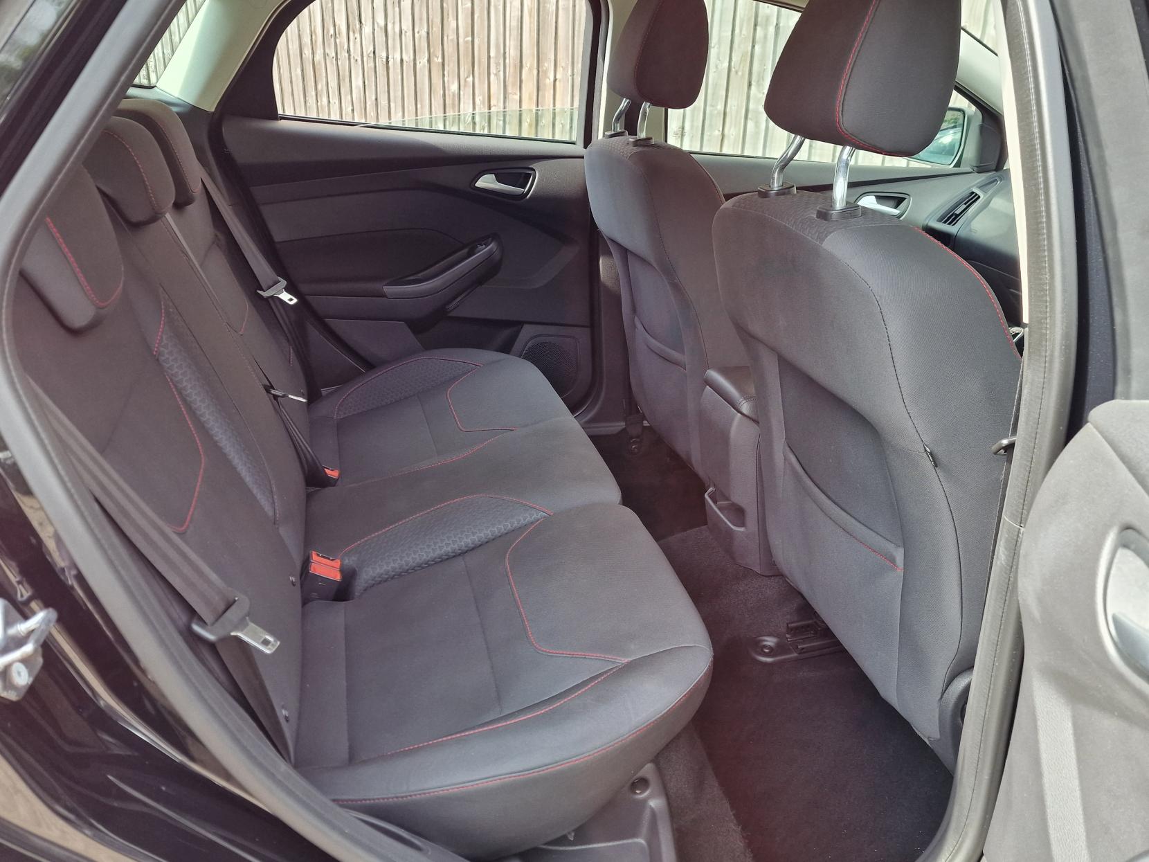 Ford Focus 1.5T EcoBoost Zetec S Hatchback 5dr Petrol Manual Euro 6 (s/s) (150 ps)