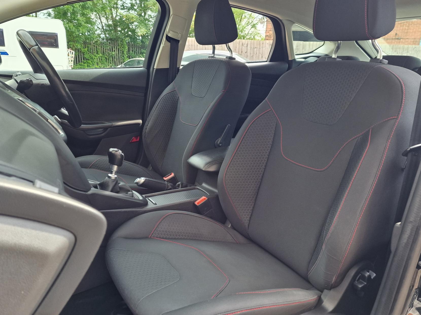 Ford Focus 1.5T EcoBoost Zetec S Hatchback 5dr Petrol Manual Euro 6 (s/s) (150 ps)