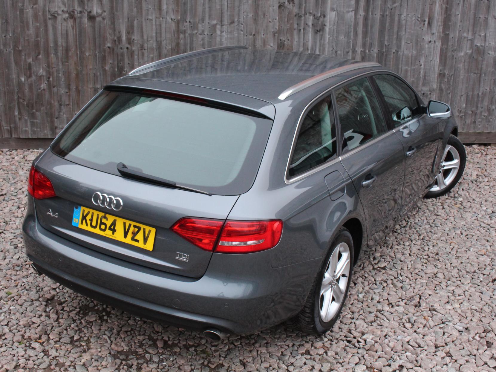 Audi A4 Avant 3.0 TDI V6 SE Estate 5dr Diesel S Tronic quattro Euro 5 (s/s) (245 ps)