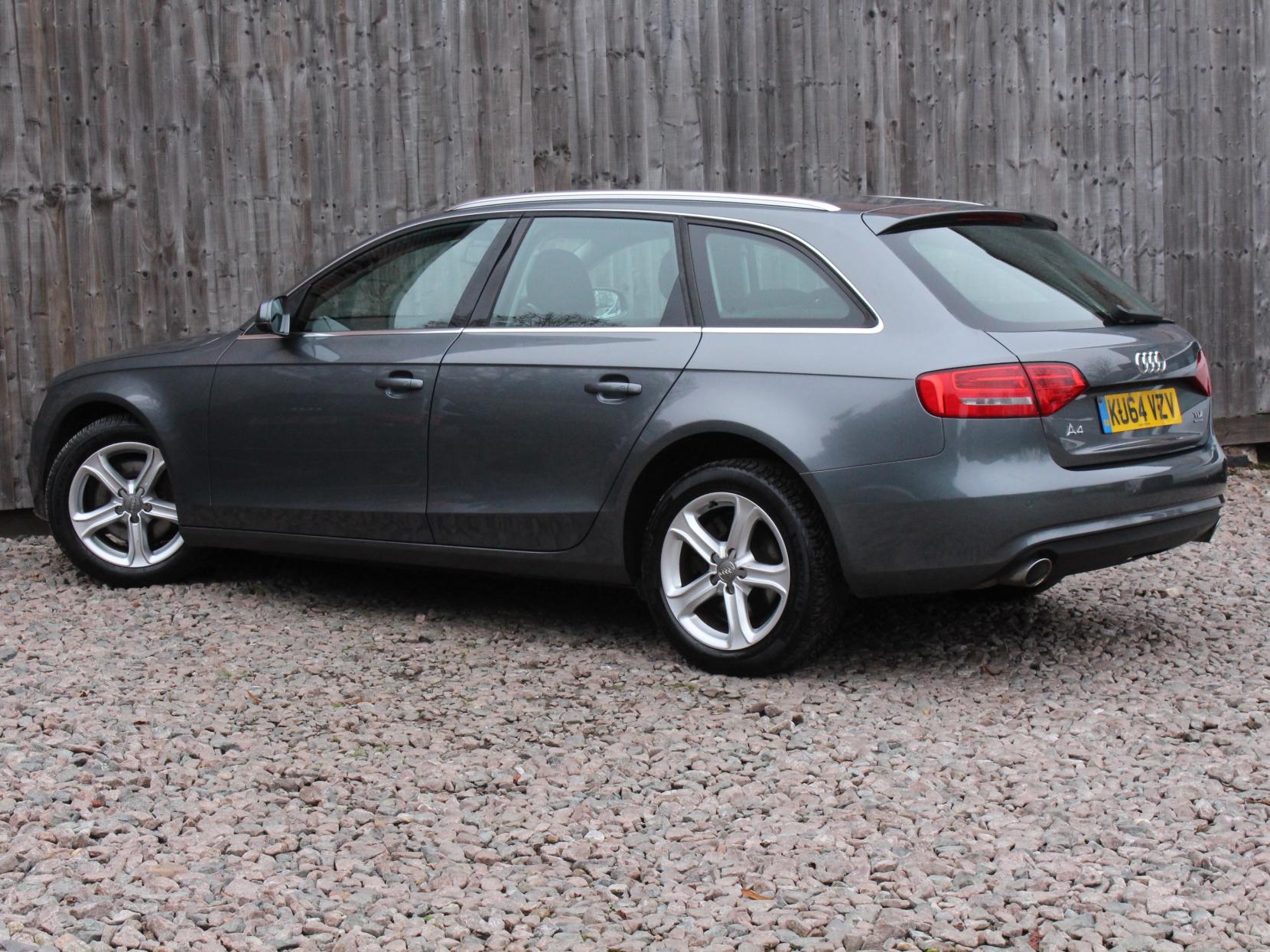 Audi A4 Avant 3.0 TDI V6 SE Estate 5dr Diesel S Tronic quattro Euro 5 (s/s) (245 ps)