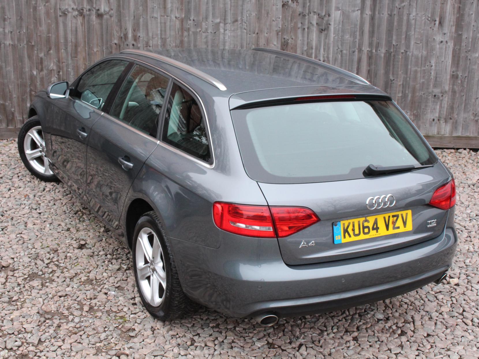 Audi A4 Avant 3.0 TDI V6 SE Estate 5dr Diesel S Tronic quattro Euro 5 (s/s) (245 ps)