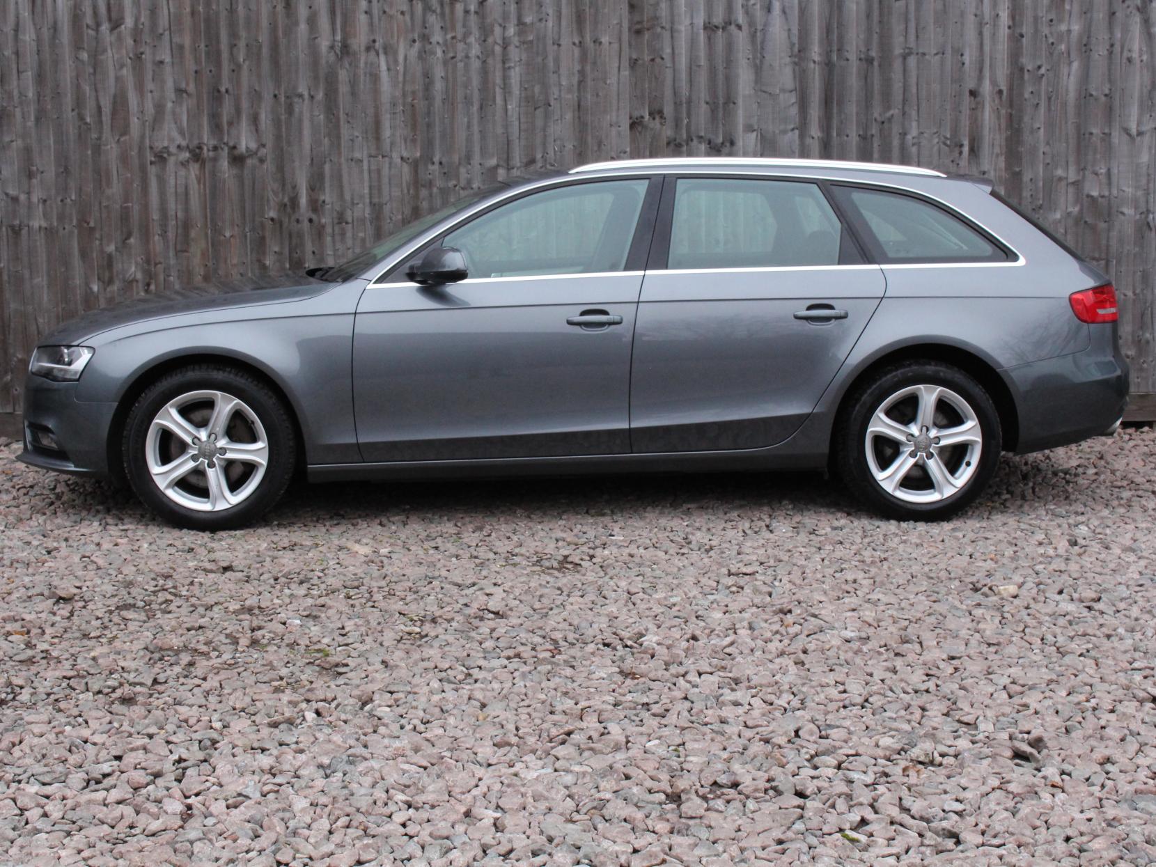 Audi A4 Avant 3.0 TDI V6 SE Estate 5dr Diesel S Tronic quattro Euro 5 (s/s) (245 ps)