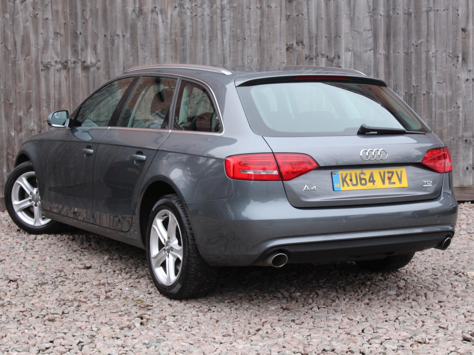 Audi A4 Avant 3.0 TDI V6 SE Estate 5dr Diesel S Tronic quattro Euro 5 (s/s) (245 ps)