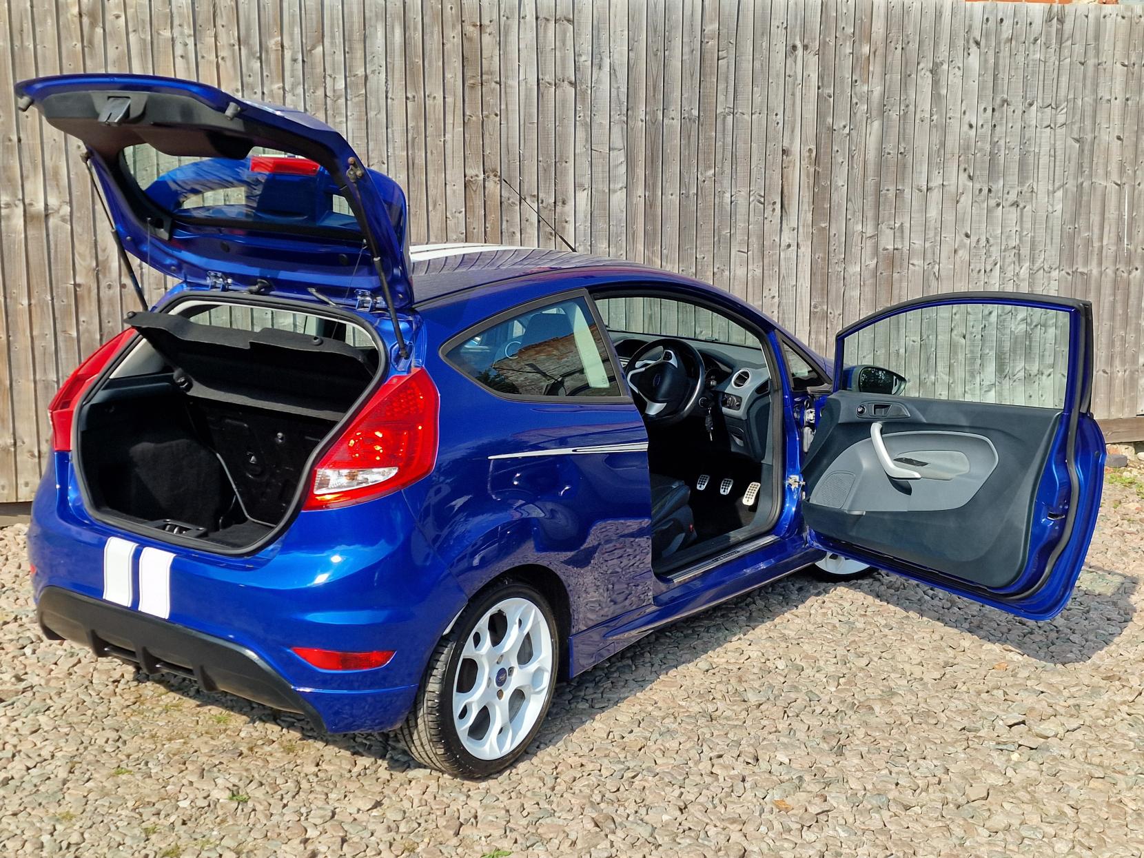 Ford Fiesta 1.6 S1600 Hatchback 3dr Petrol Manual (139 g/km, 133 bhp)