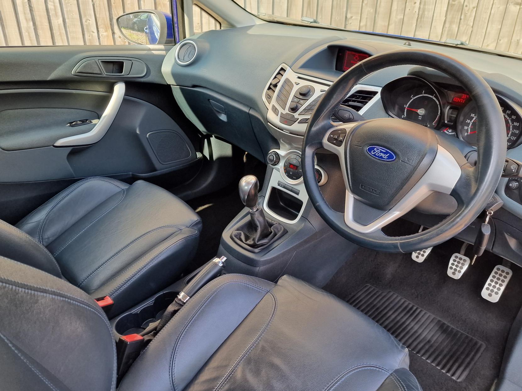 Ford Fiesta 1.6 S1600 Hatchback 3dr Petrol Manual (139 g/km, 133 bhp)