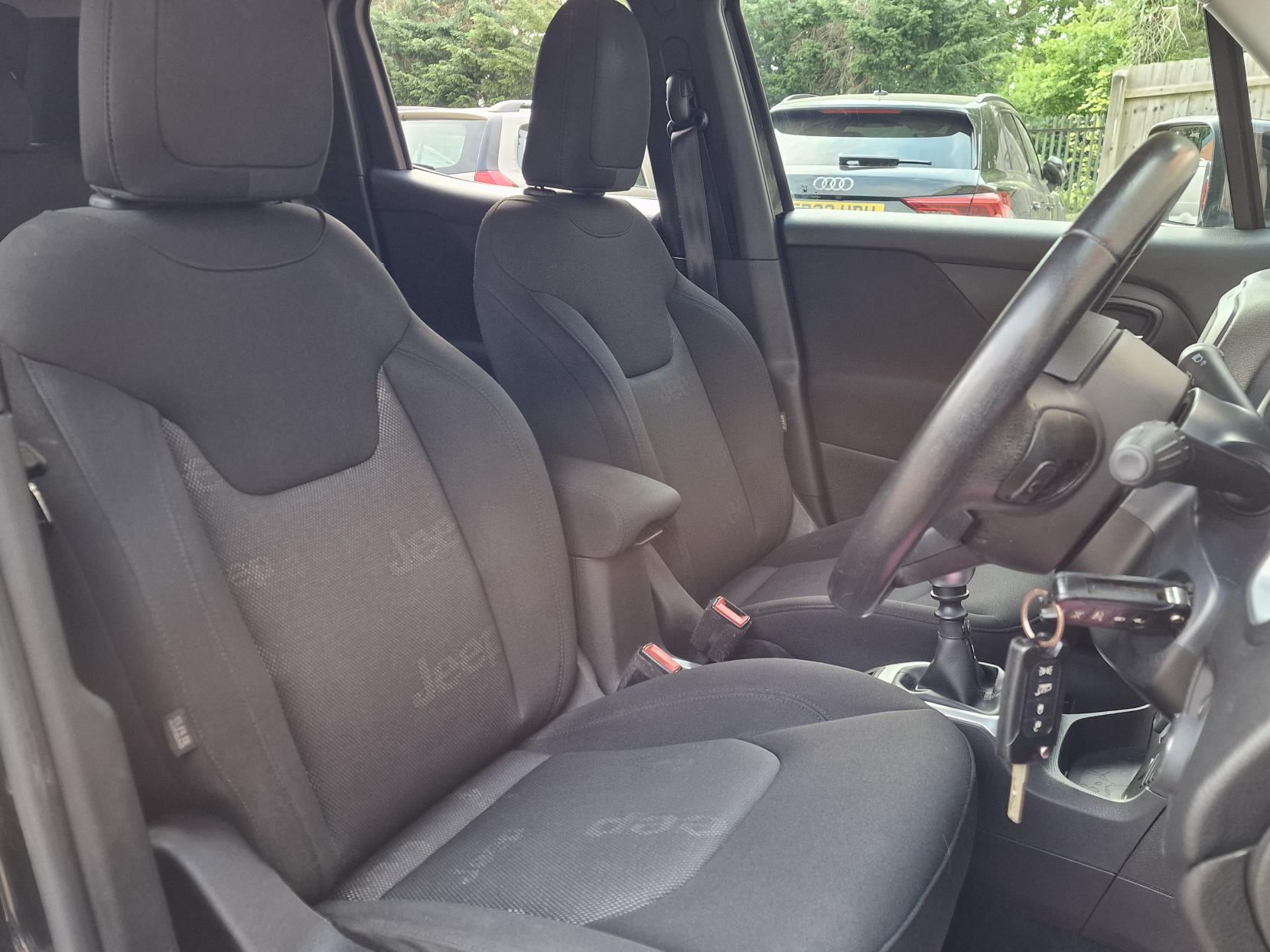 Jeep Renegade 1.6 MultiJetII Longitude SUV 5dr Diesel Manual Euro 6 (s/s) (120 ps)