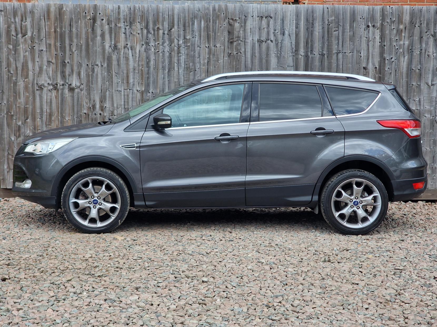 Ford Kuga 2.0 TDCi Titanium SUV 5dr Diesel Manual 2WD Euro 6 (s/s) (150 ps)