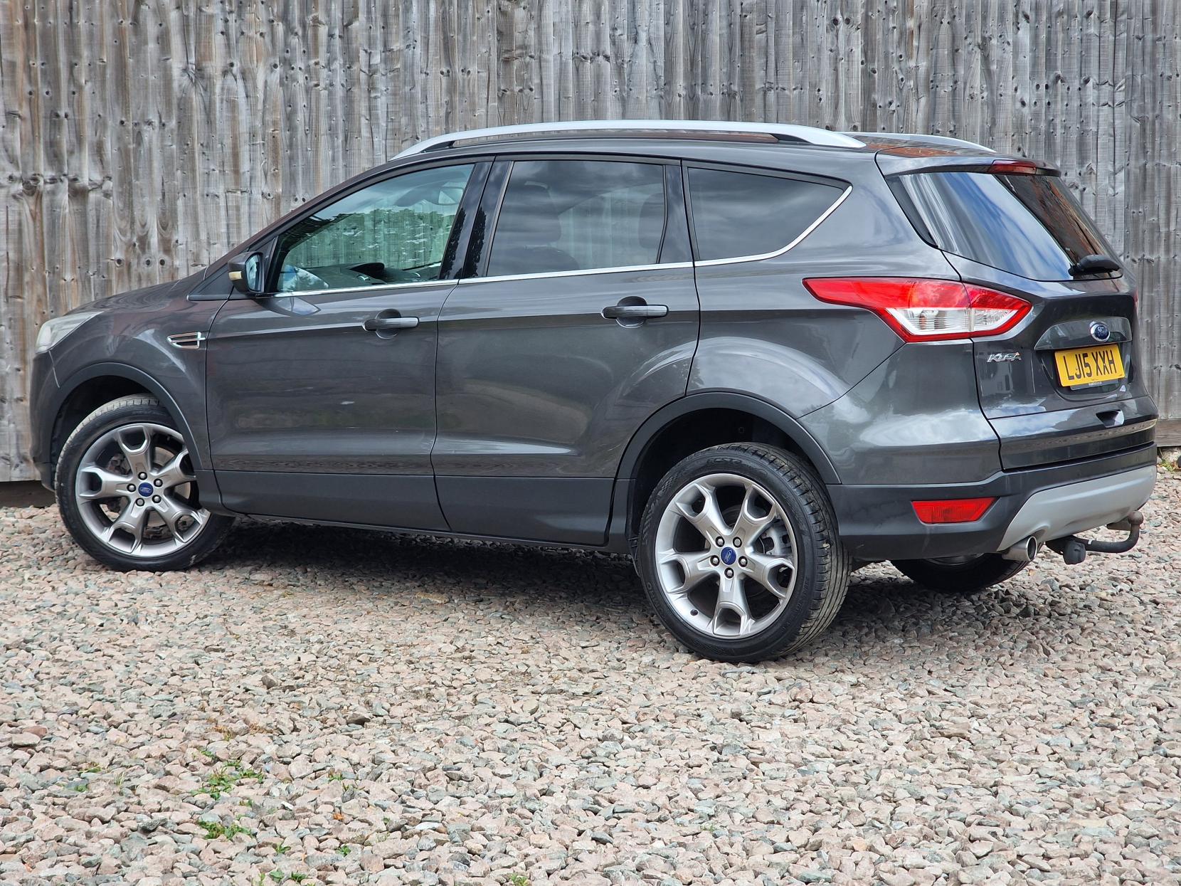 Ford Kuga 2.0 TDCi Titanium SUV 5dr Diesel Manual 2WD Euro 6 (s/s) (150 ps)
