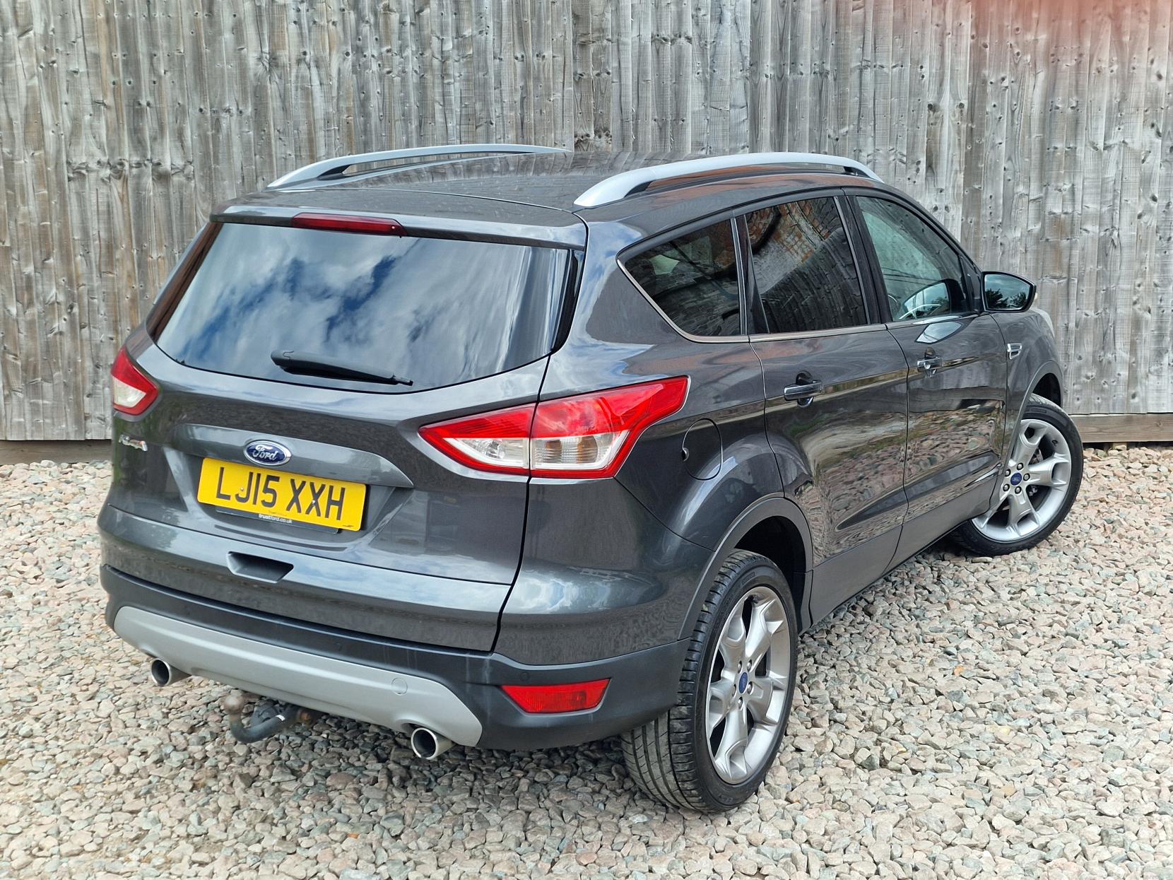 Ford Kuga 2.0 TDCi Titanium SUV 5dr Diesel Manual 2WD Euro 6 (s/s) (150 ps)
