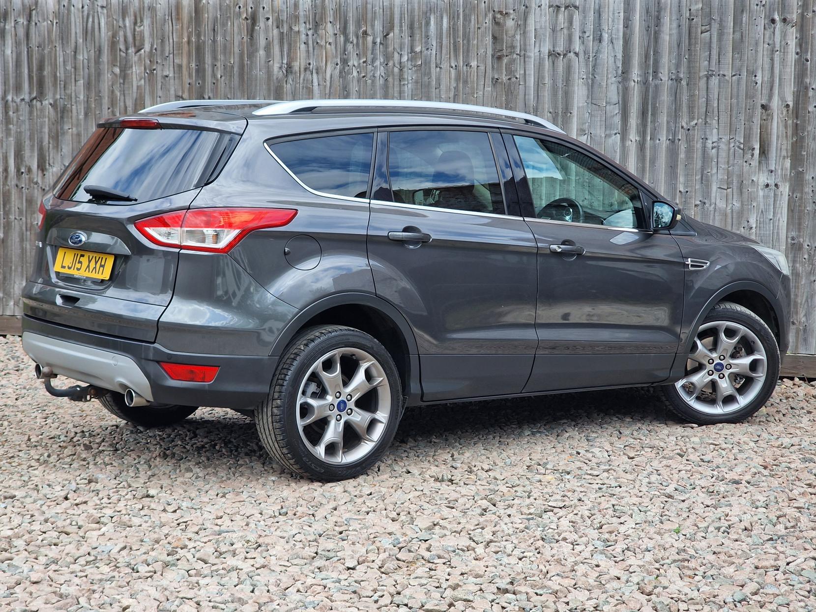 Ford Kuga 2.0 TDCi Titanium SUV 5dr Diesel Manual 2WD Euro 6 (s/s) (150 ps)