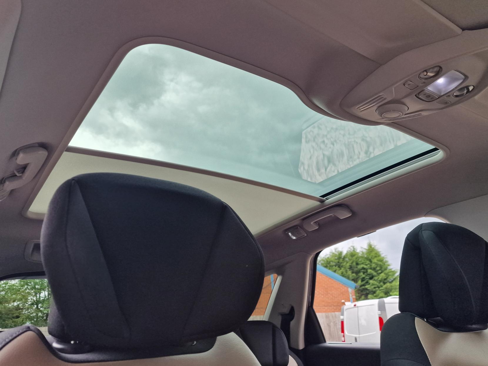 Citroen C4 Picasso 1.6 e-HDi Airdream Exclusive+ MPV 5dr Diesel ETG6 Euro 5 (s/s) (115 ps)