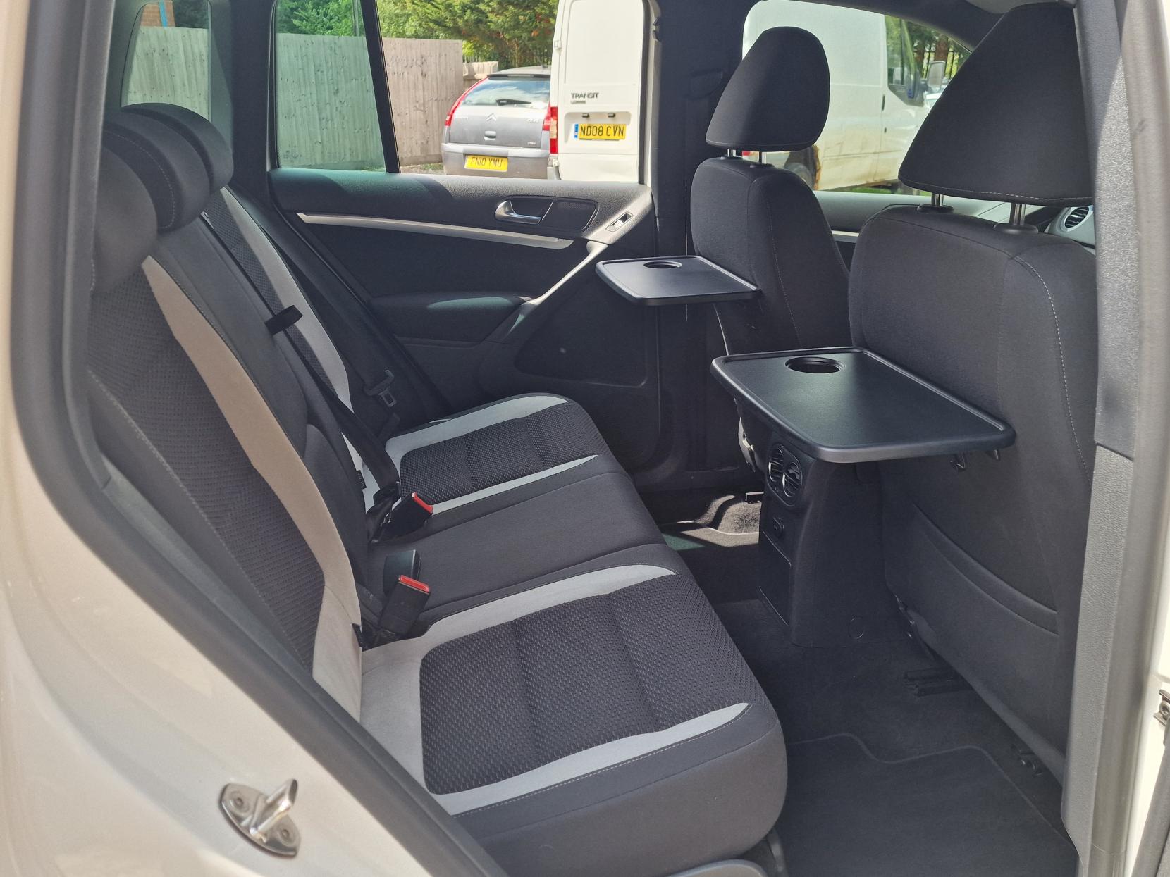 Volkswagen Tiguan 2.0 TDI BlueMotion Tech R-Line SUV 5dr Diesel DSG 4WD Euro 6 (s/s) (150 ps)