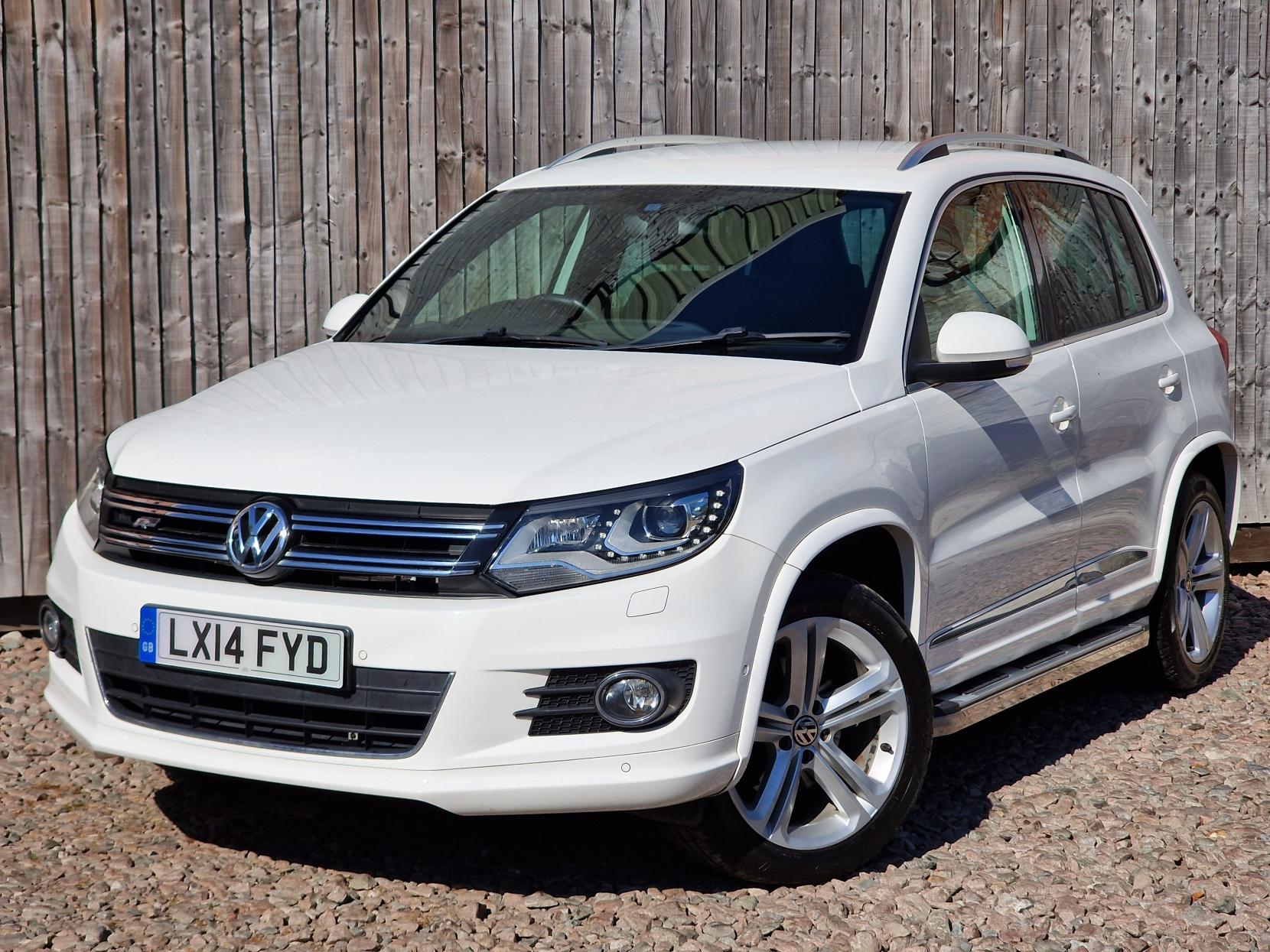 Volkswagen Tiguan 2.0 TDI BlueMotion Tech R-Line SUV 5dr Diesel Manual 4WD Euro 5 (s/s) (140 ps)