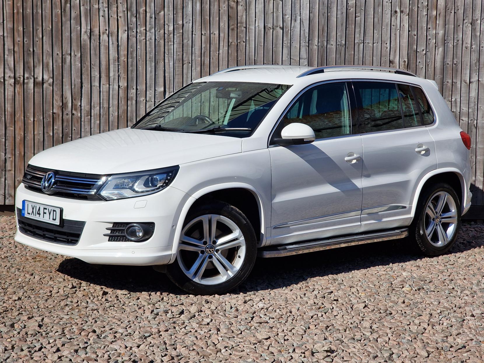 Volkswagen Tiguan 2.0 TDI BlueMotion Tech R-Line SUV 5dr Diesel Manual 4WD Euro 5 (s/s) (140 ps)