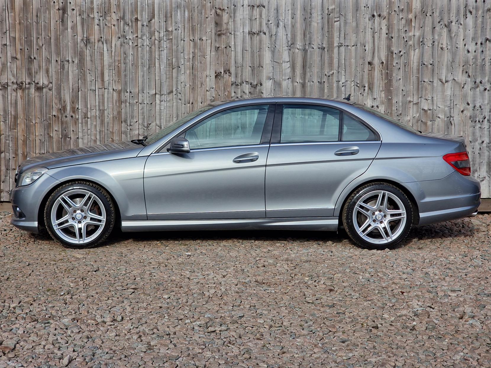 Mercedes-Benz C Class 3.0 C350 CDI V6 BlueEfficiency Sport Saloon 4dr Diesel Auto Euro 5 (231 ps)