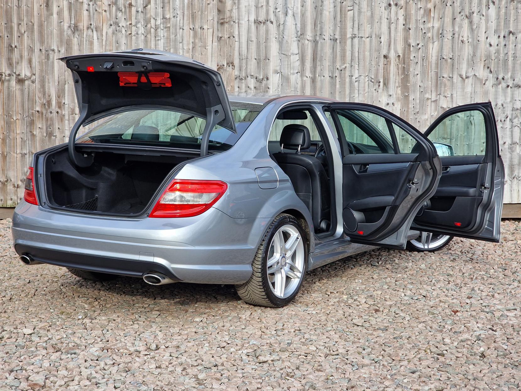 Mercedes-Benz C Class 3.0 C350 CDI V6 BlueEfficiency Sport Saloon 4dr Diesel Auto Euro 5 (231 ps)