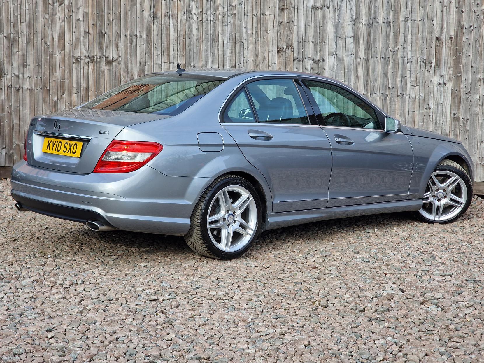 Mercedes-Benz C Class 3.0 C350 CDI V6 BlueEfficiency Sport Saloon 4dr Diesel Auto Euro 5 (231 ps)