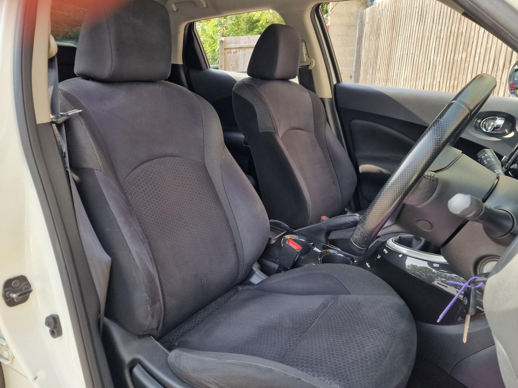 Nissan Juke 1.6 n-tec SUV 5dr Petrol Manual Euro 5 (17in Alloy) (117 ps)