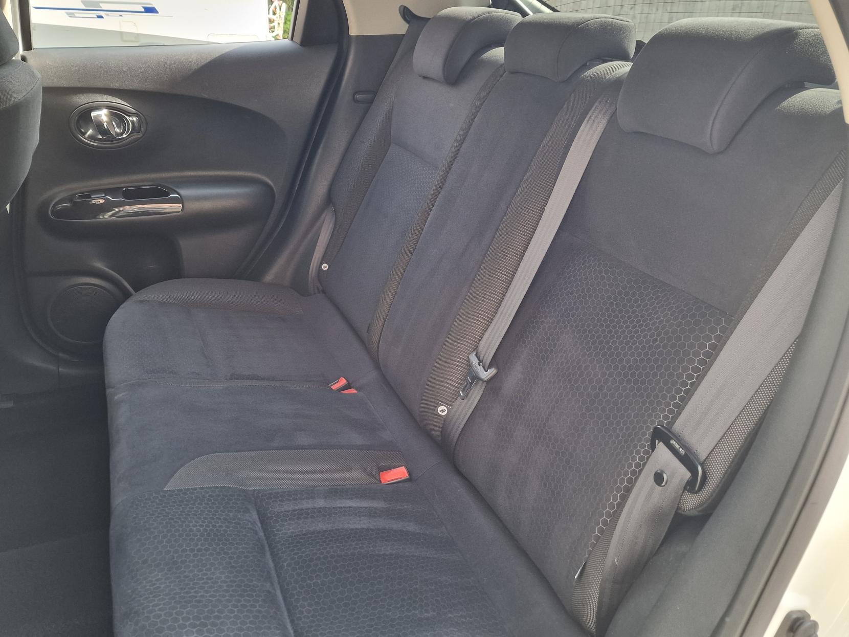 Nissan Juke 1.6 n-tec SUV 5dr Petrol Manual Euro 5 (17in Alloy) (117 ps)