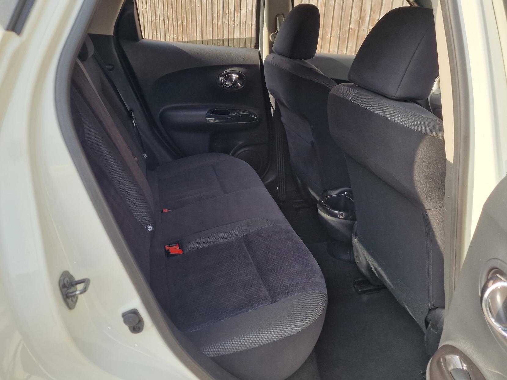 Nissan Juke 1.6 n-tec SUV 5dr Petrol Manual Euro 5 (17in Alloy) (117 ps)