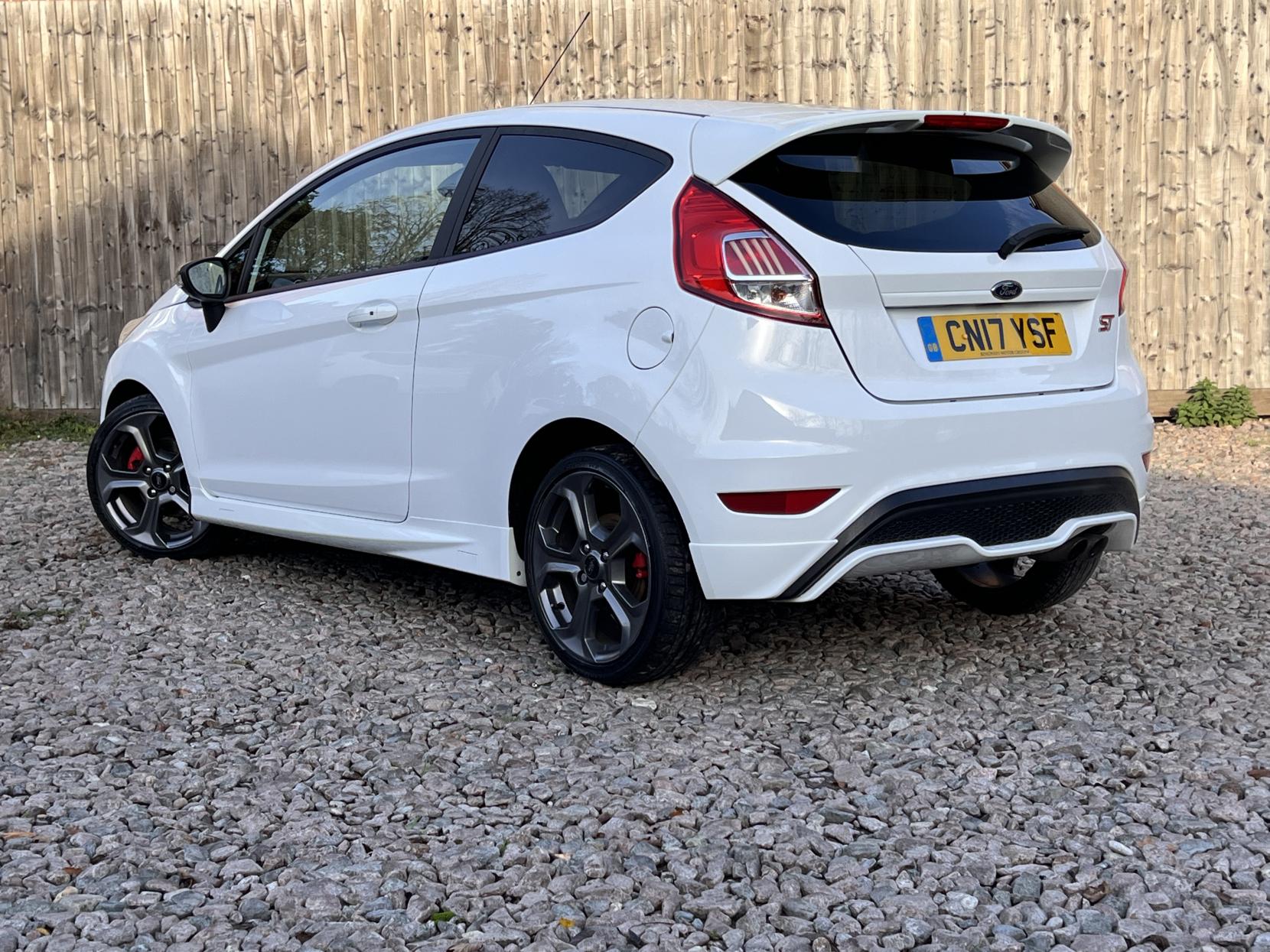 Ford Fiesta 1.6T EcoBoost ST-3 Hatchback 3dr Petrol Manual Euro 6 (182 ps)