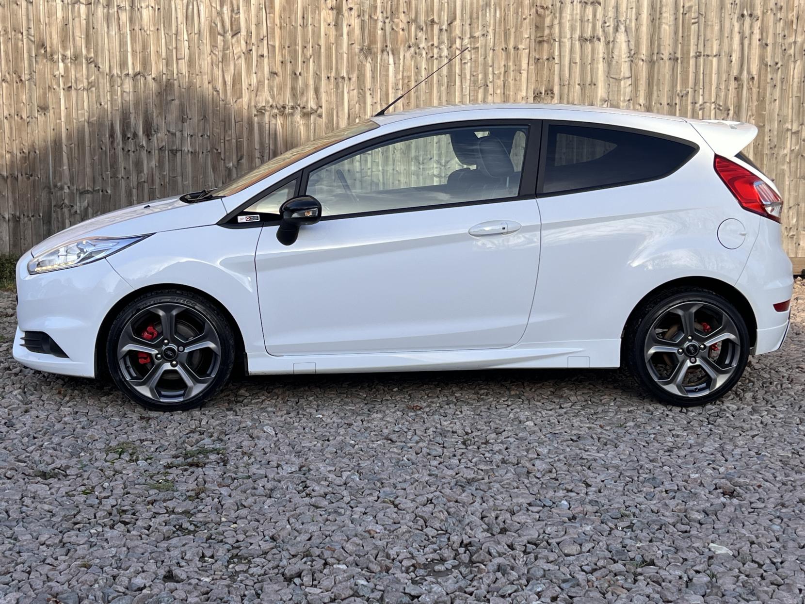 Ford Fiesta 1.6T EcoBoost ST-3 Hatchback 3dr Petrol Manual Euro 6 (182 ps)