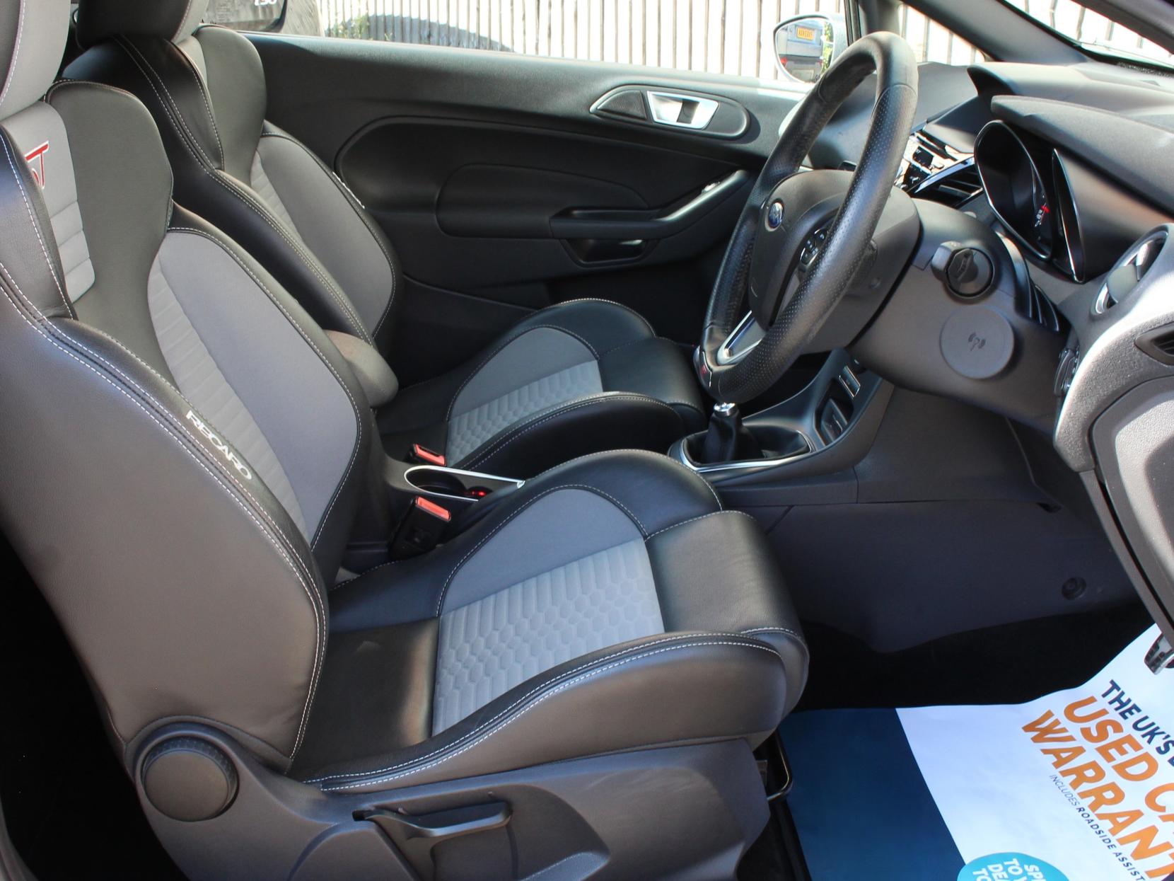 Ford Fiesta 1.6T EcoBoost ST-3 Hatchback 3dr Petrol Manual Euro 6 (182 ps)