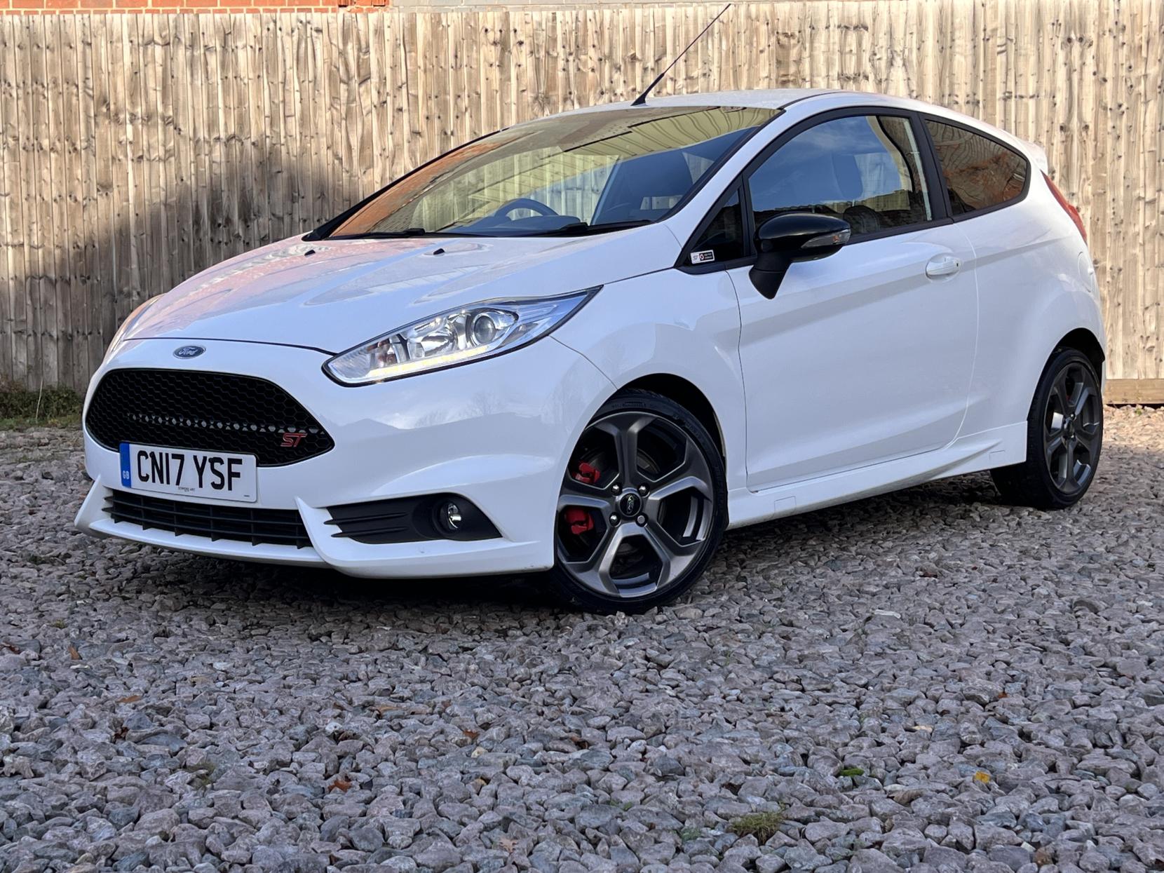 Ford Fiesta 1.6T EcoBoost ST-3 Hatchback 3dr Petrol Manual Euro 6 (182 ps)