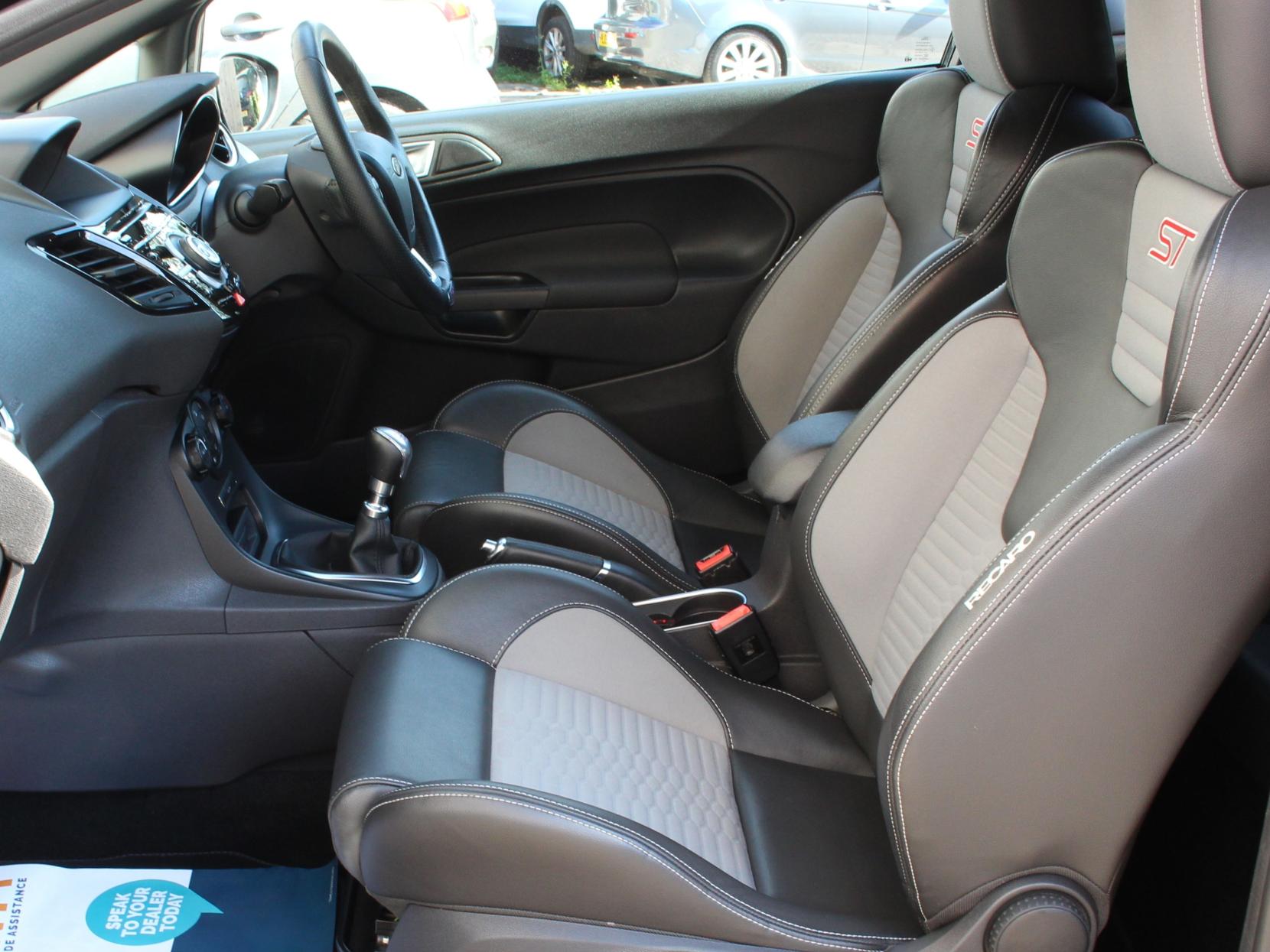 Ford Fiesta 1.6T EcoBoost ST-3 Hatchback 3dr Petrol Manual Euro 6 (182 ps)