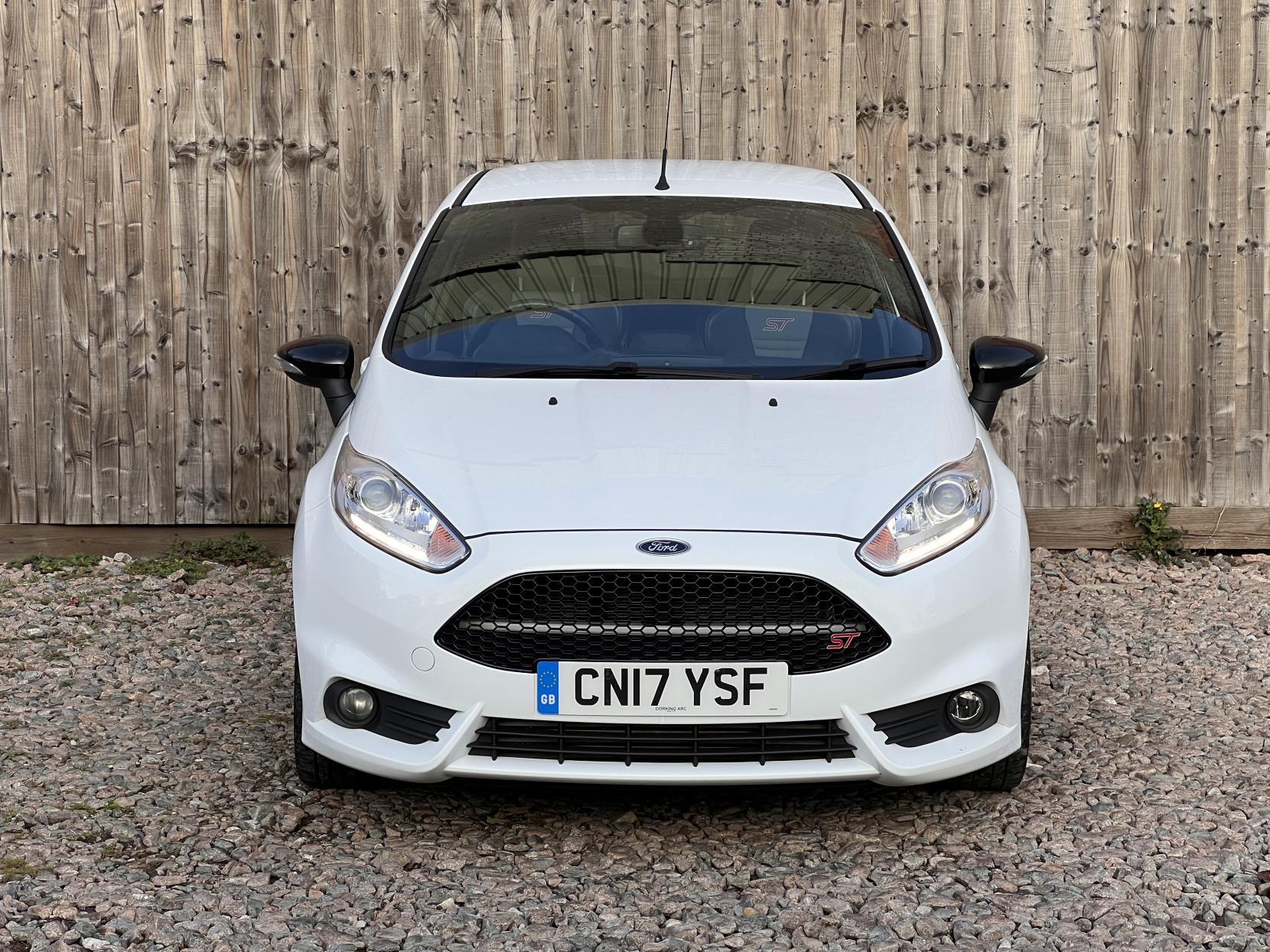 Ford Fiesta 1.6T EcoBoost ST-3 Hatchback 3dr Petrol Manual Euro 6 (182 ps)