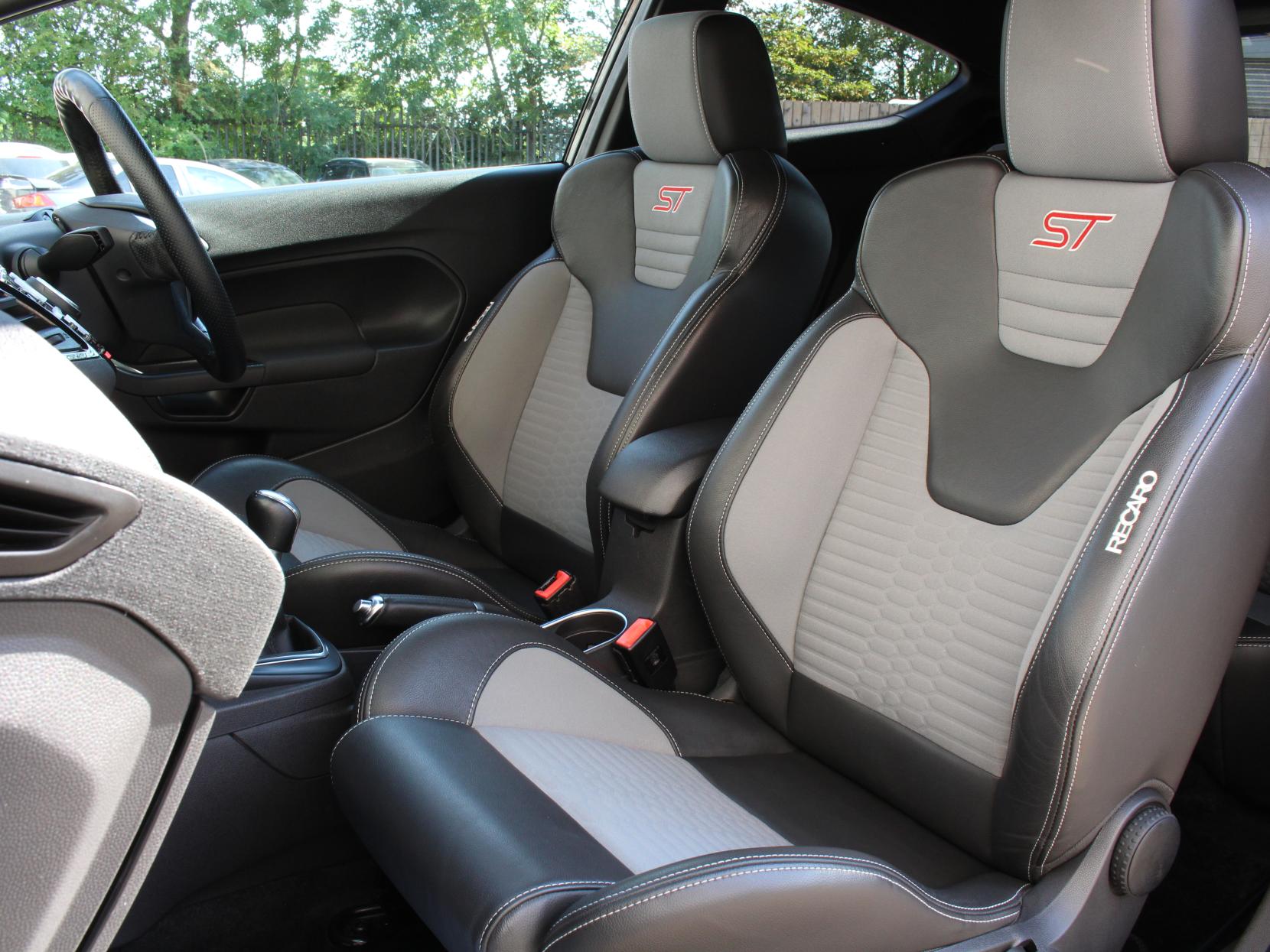 Ford Fiesta 1.6T EcoBoost ST-3 Hatchback 3dr Petrol Manual Euro 6 (182 ps)