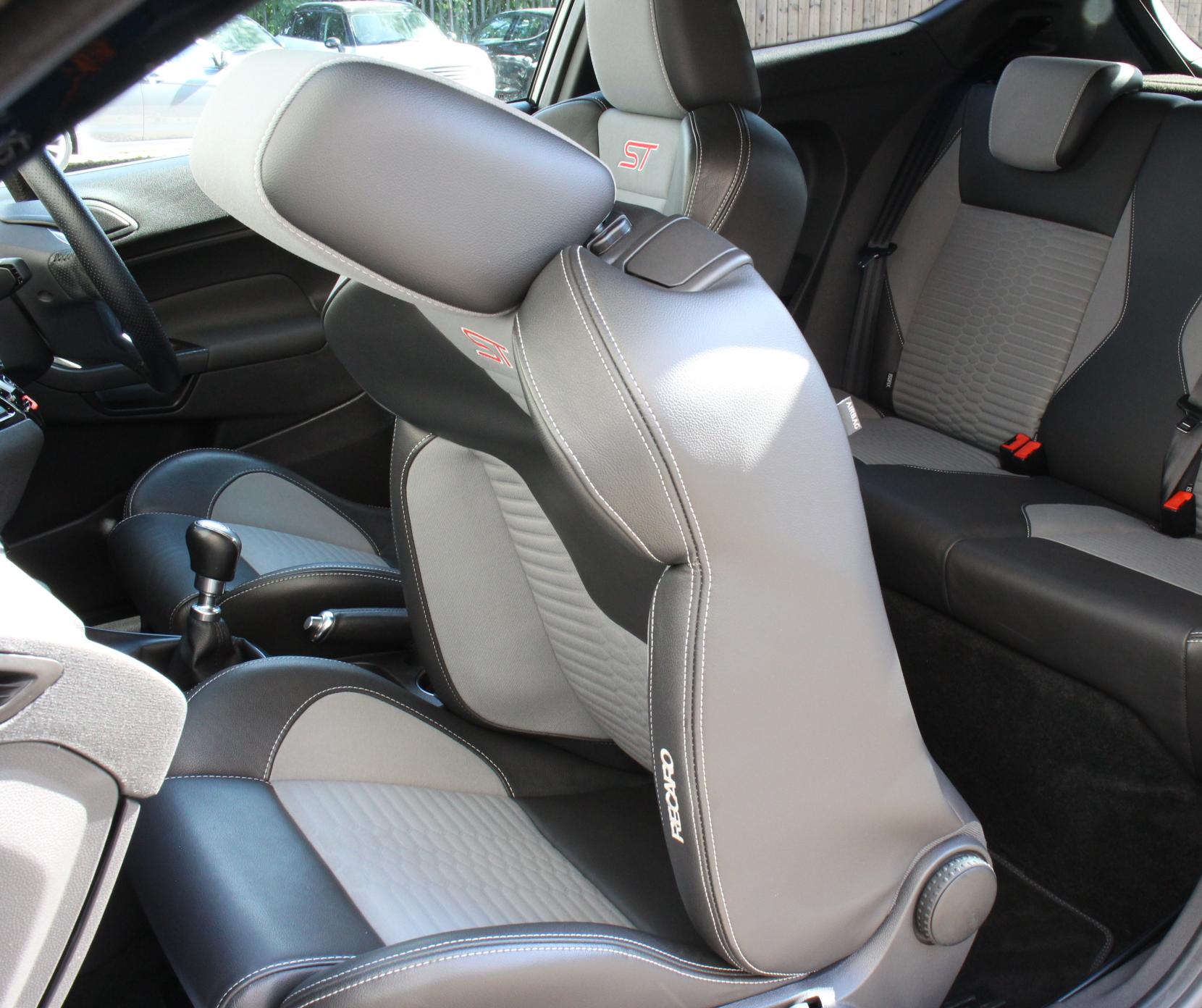 Ford Fiesta 1.6T EcoBoost ST-3 Hatchback 3dr Petrol Manual Euro 6 (182 ps)