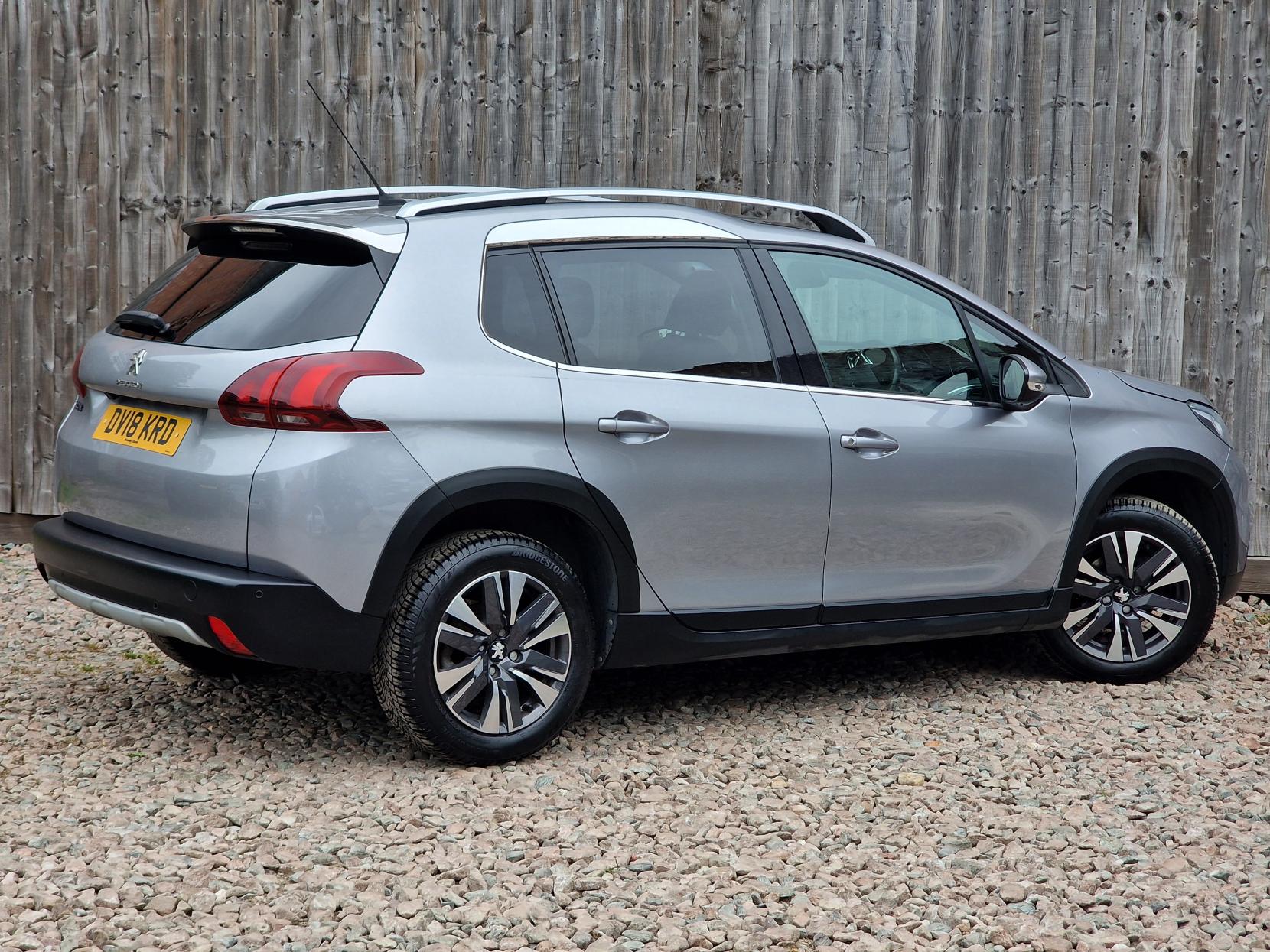 Peugeot 2008 1.2 PureTech Allure Premium SUV 5dr Petrol Manual Euro 6 (82 ps)