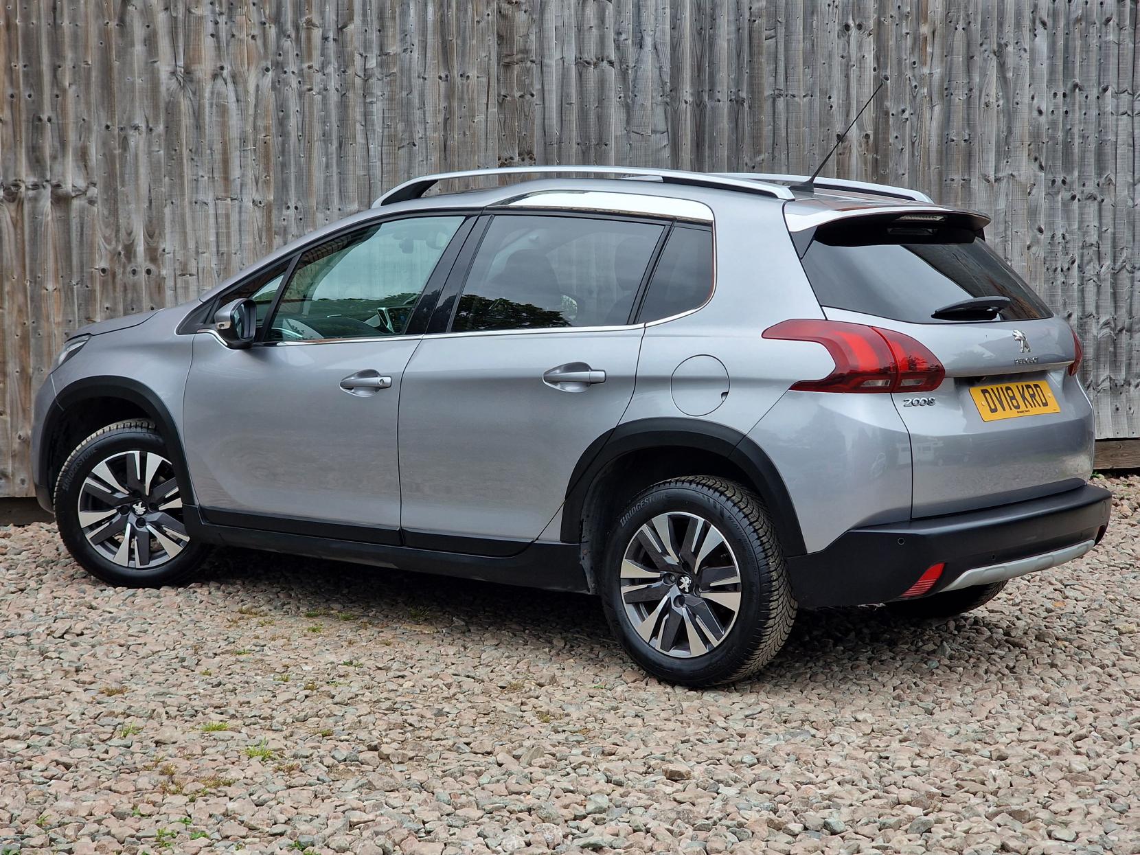 Peugeot 2008 1.2 PureTech Allure Premium SUV 5dr Petrol Manual Euro 6 (82 ps)