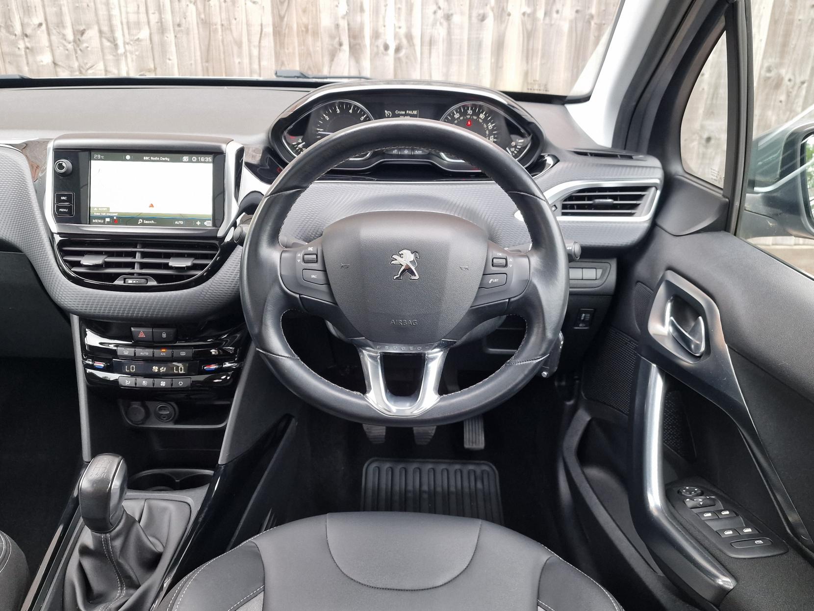 Peugeot 2008 1.2 PureTech Allure Premium SUV 5dr Petrol Manual Euro 6 (82 ps)