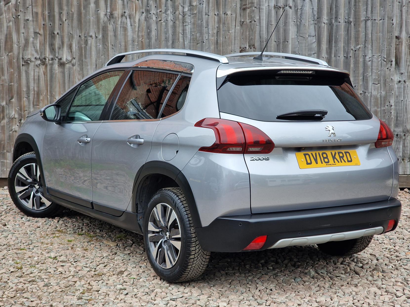 Peugeot 2008 1.2 PureTech Allure Premium SUV 5dr Petrol Manual Euro 6 (82 ps)