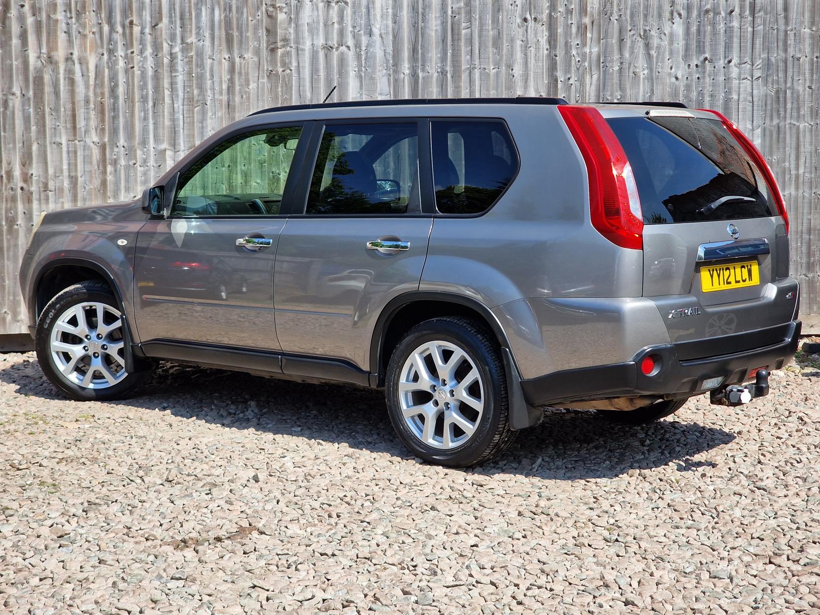 Nissan X-Trail 2.0 dCi Tekna SUV 5dr Diesel Manual 4WD Euro 5 (173 ps)