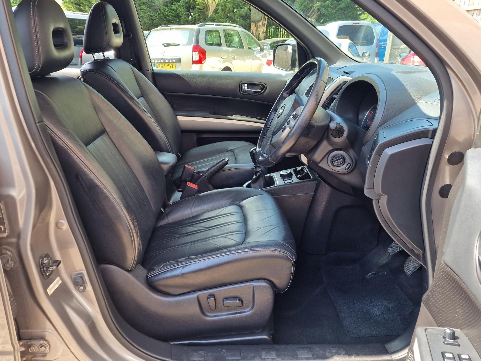 Nissan X-Trail 2.0 dCi Tekna SUV 5dr Diesel Manual 4WD Euro 5 (173 ps)
