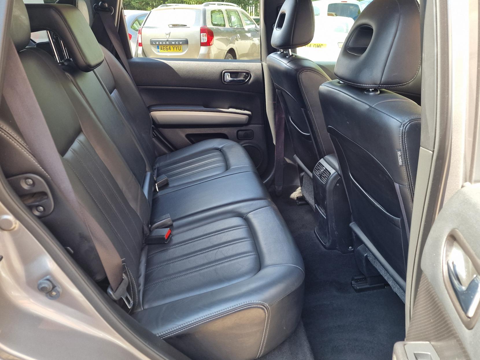 Nissan X-Trail 2.0 dCi Tekna SUV 5dr Diesel Manual 4WD Euro 5 (173 ps)