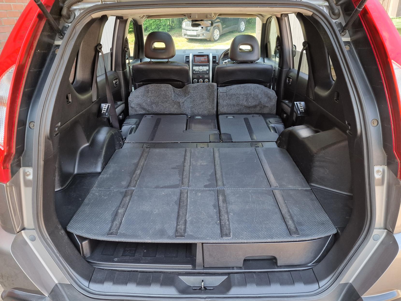 Nissan X-Trail 2.0 dCi Tekna SUV 5dr Diesel Manual 4WD Euro 5 (173 ps)