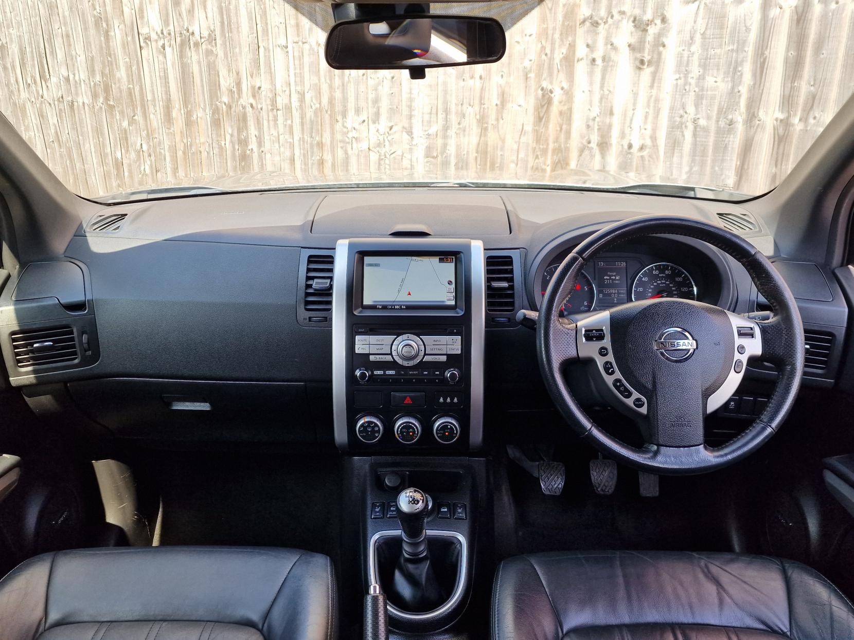 Nissan X-Trail 2.0 dCi Tekna SUV 5dr Diesel Manual 4WD Euro 5 (173 ps)