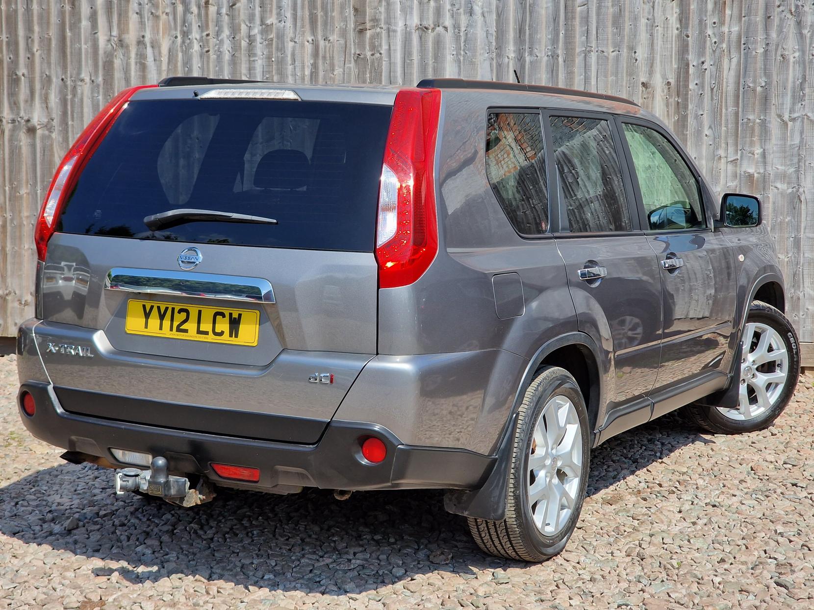 Nissan X-Trail 2.0 dCi Tekna SUV 5dr Diesel Manual 4WD Euro 5 (173 ps)