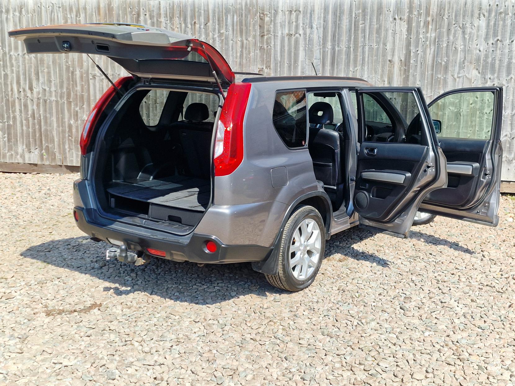 Nissan X-Trail 2.0 dCi Tekna SUV 5dr Diesel Manual 4WD Euro 5 (173 ps)
