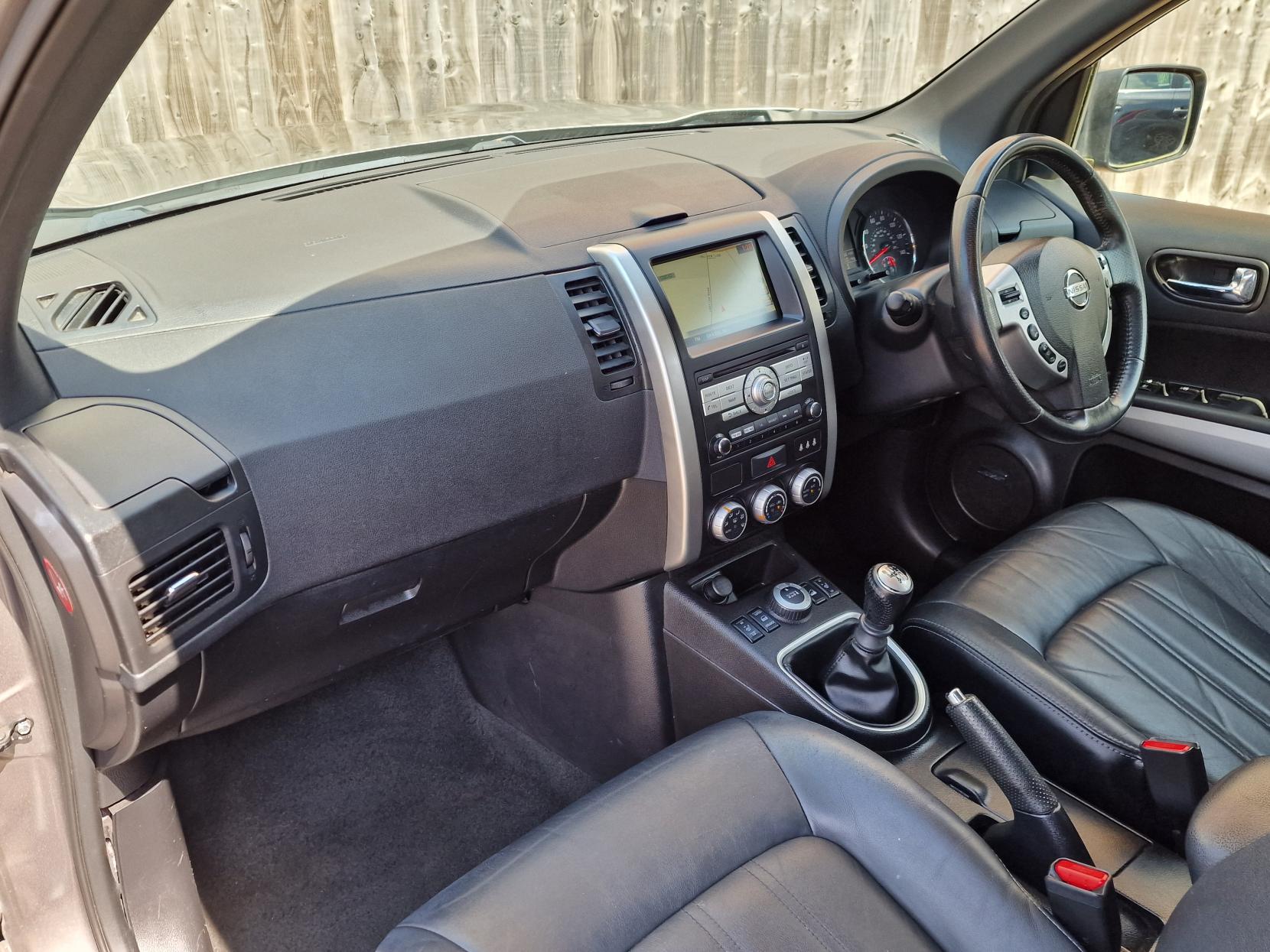 Nissan X-Trail 2.0 dCi Tekna SUV 5dr Diesel Manual 4WD Euro 5 (173 ps)