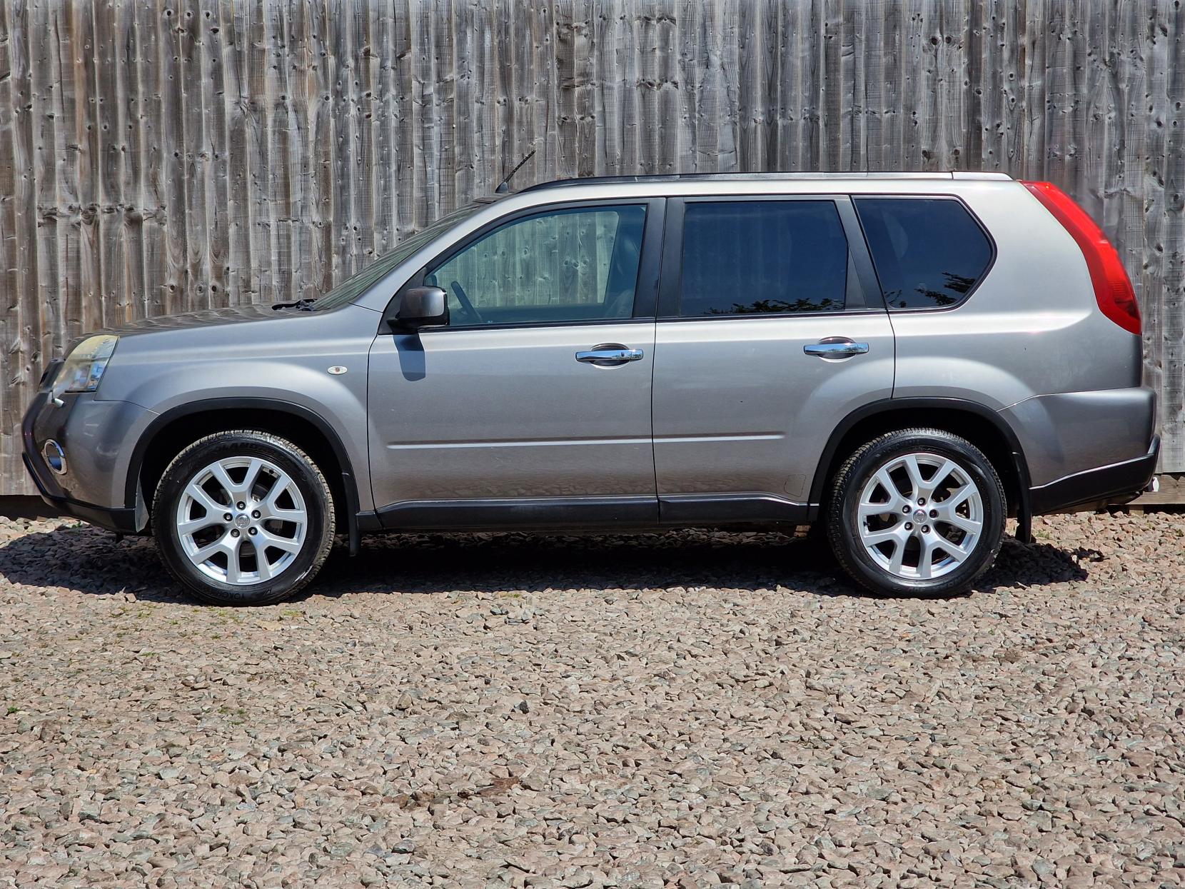 Nissan X-Trail 2.0 dCi Tekna SUV 5dr Diesel Manual 4WD Euro 5 (173 ps)