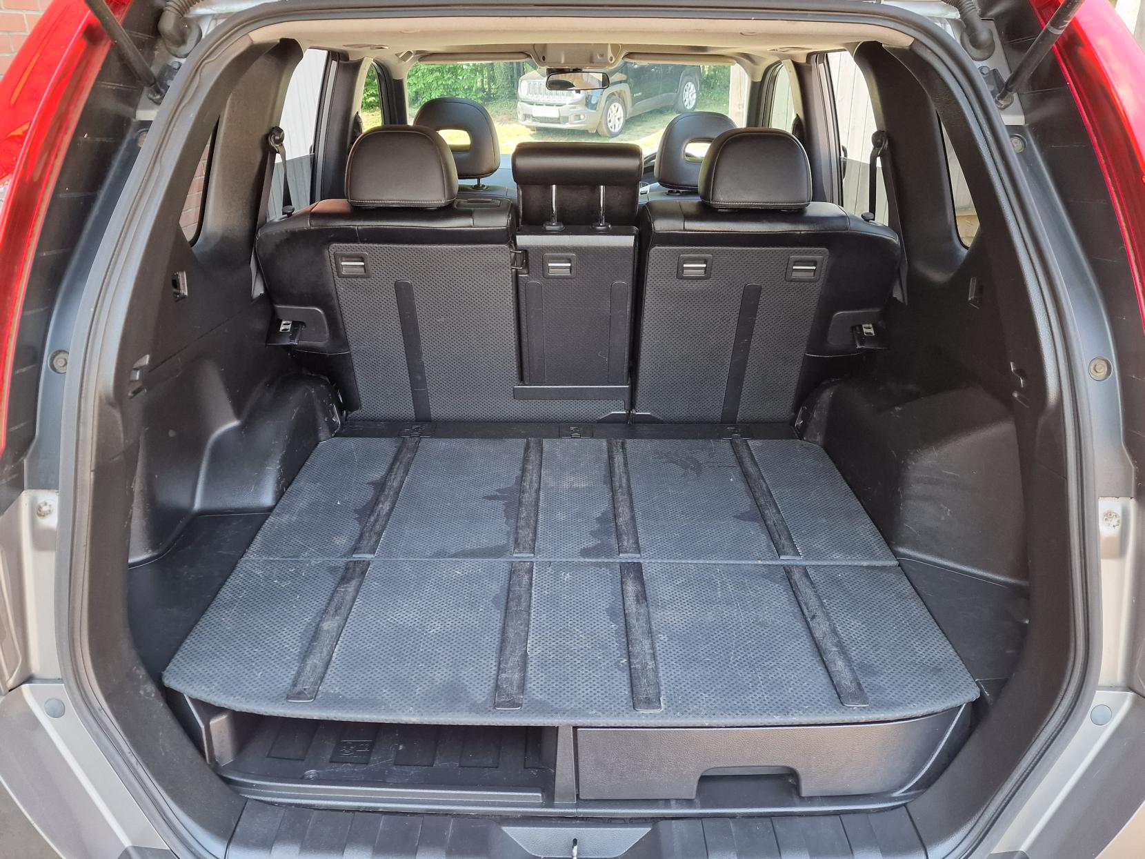 Nissan X-Trail 2.0 dCi Tekna SUV 5dr Diesel Manual 4WD Euro 5 (173 ps)