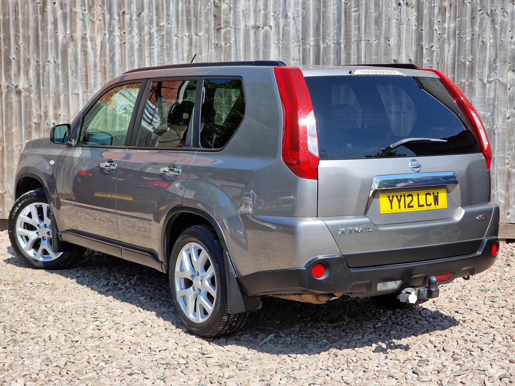 Nissan X-Trail 2.0 dCi Tekna SUV 5dr Diesel Manual 4WD Euro 5 (173 ps)
